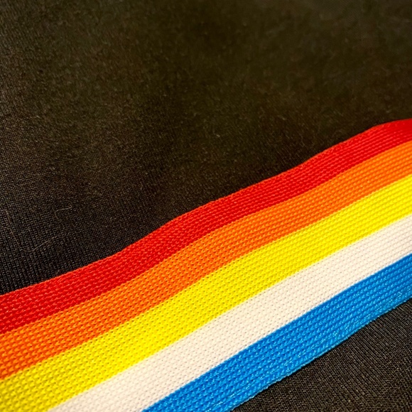 Black rainbow cropped t-shirt - Picture 3 of 3